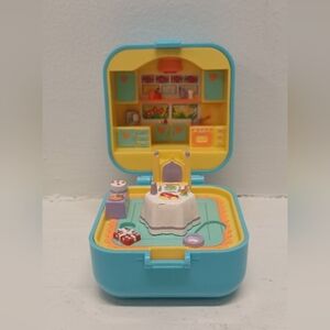 Polly Pocket 1991 Bluebird Dinnertime Ring and Ring Case *Incomplete Turquoise